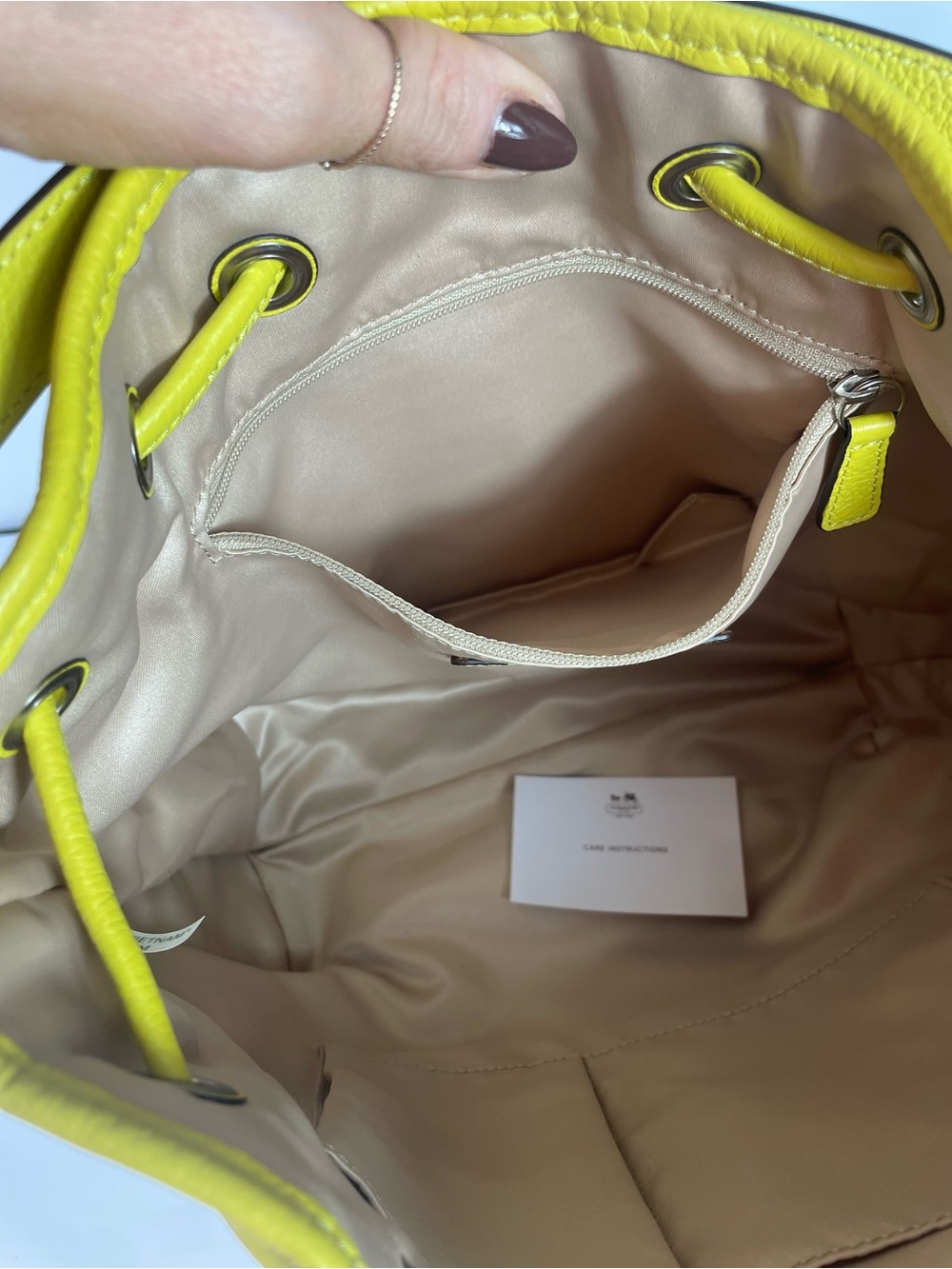 LOW START Coach Avery Canvas Drawstring Bucket Bag - Picture 6 of 12